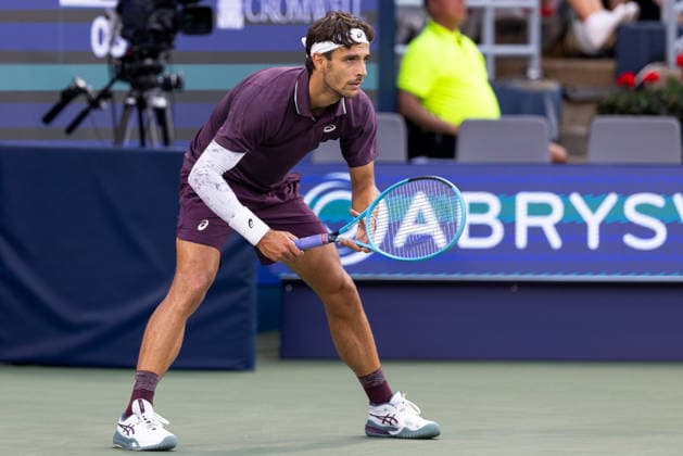 August 6, 2026, Montreal, Quebec, Canada: LORENZO MUSETTI (11) from italia waiting service in match against Rafael Jodar (20) from Spain in third round at Canadian Open at IGA stadium in Montreal, Quebec, Canada on 2026-08-06 Montreal Canada - ZUMAl189 20260806_zsp_l189_083 Copyright: xYannickxLegarex