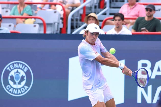 ATP, Tennis Herren Masters 1000 National Bank Open Montreal 2026 - Round of 32 - Day 6 Ãlex de Minaur of Australia plays a backhand during the Men™s round of 32 match against Cameron Norrie of United Kingdom on day 6 of the ATP Masters 1000 National Bank Open at IGA Stadium. on August 6, 2026, in Montreal, Canada. (Photo by Horacio Zamora Eyepix Group) Copyright: xHoracioxZamorax xEyepixxGroupx HZ_06082026_194208