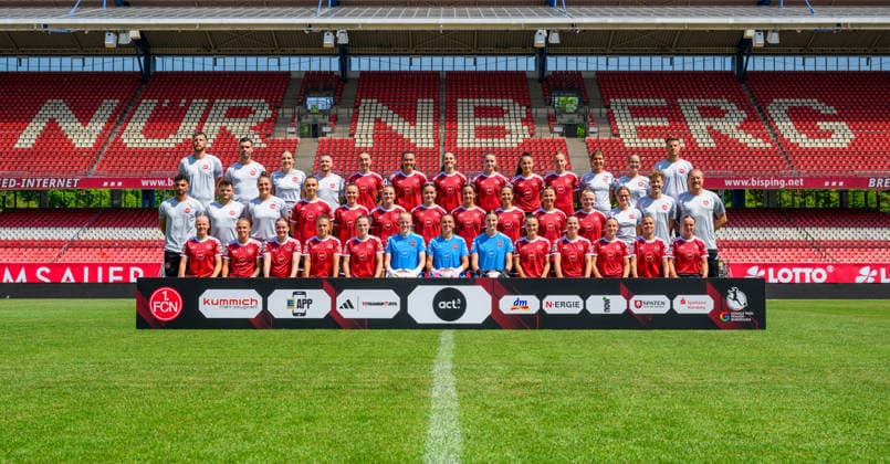 August 4, 2026 1 FC Nürnberg FCN Club Women s Club Women s Soccer Bundesliga (BL) 2026–2027 Season Photo Shoot Portrait Session Introduction Presentation Press Conference xwoxzix Team Photo Front Row, from Left: Keira Bednorz 21, 1 FC Nuremberg FCN Fany Proniez 3, 1 FC Nuremberg FCN Jacqueline Baumgärtel Baumgaertel 20, 1 FC Nuremberg FCN Alexsandra Lobanova 4, 1 FC Nuremberg FCN Nastassja Lein 24, 1 FC Nuremberg FCN Rebecca Adamczyk 33, 1 FC Nuremberg FCN Lourdes Carmen Romero Grzondziel 1, 1 FC Nuremberg FCN Sina Tölzel Toelzel 31, 1 FC Nuremberg FCN Sanja Homann 19, 1 FC Nuremberg FCN Jonna Brengel 10, 1 FC Nuremberg FCN Zuzanna Grzywinska 16, 1 FC Nuremberg FCN Louna Lapassouse 99, 1 FC Nuremberg FCN Charline Coutel 6, 1 FC Nuremberg FCN Center from left: Omar Adlani, Head Coach, 1 FC Nuremberg FCN; Jason Altmann, Assistant Coach, 1 FC Nuremberg FCN; Isabel Bauer, Assistant Coach, 1 FC Nuremberg FCN; Leia Varley, 2, 1 FC Nuremberg FCN Julia Pollak 22, 1 FC Nuremberg FCN Amelie Thöle Thoele 12, 1 FC Nuremberg FCN Marlene Lindner 14, 1 FC Nuremberg FCN Selma Licina 7, 1 FC Nuremberg FCN Laura Miller 9, 1 FC Nuremberg FCN Meret Günster Guenster 8, 1 FC Nuremberg FCN Franziska Mai 18, 1 FC Nuremberg FCN Dr. Lotta Hielscher, Team Physician 1 FC Nuremberg FCN Dr. Andreas Kopf, Team Physician 1 FC Nuremberg FCN Prof. Dr