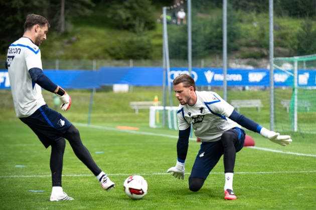 Luca Philipp, TSG Hoffenheim, 37, on the right, fends off an attack by Oliver Baumann, TSG Hoffenheim, 01, TSG Hoffenheim, soccer, training camp, preseason, 2026–2027 season, GER, August 6, 2026, Eibner Press Photo by Andreas Ulmer, TSG Hoffenheim, soccer, training camp, preseason, 2026–2027 season, GER, August 6, 2026, Copyright: xEibner-Pressefoto AndreasxUlmerx EP_AUR