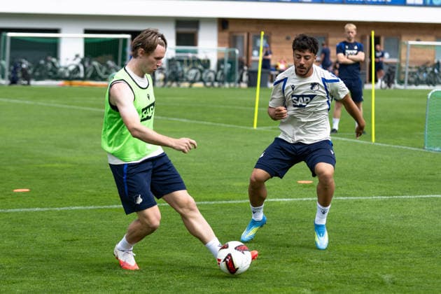 Small-sided game featuring Patrick Wimmer, TSG Hoffenheim, 08, on the left, against Umut Tohumcu, TSG Hoffenheim, 25, TSG Hoffenheim, soccer, training camp, preseason, 2026–2027 season, GER, August 6, 2026, Eibner Press Photo by Andreas Ulmer, TSG Hoffenheim, soccer, training camp, preseason, 2026–2027 season, GER, August 6, 2026, Copyright: xEibner-Pressefoto AndreasxUlmerx EP_AUR