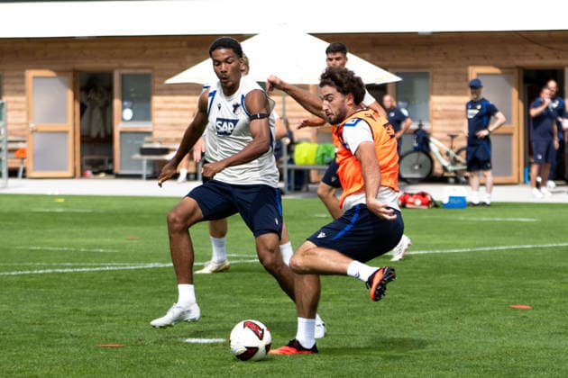 Leon Avdullahu, TSG Hoffenheim, 07, right, Tristan Spranger, TSG Hoffenheim, TSG Hoffenheim, soccer, training camp, preseason, 2026–2027 season, GER, August 6, 2026, Eibner Press Photo by Andreas Ulmer, TSG Hoffenheim, soccer, training camp, preseason, 2026–2027 season, GER, August 6, 2026, Copyright: xEibner-Pressefoto AndreasxUlmerx EP_AUR
