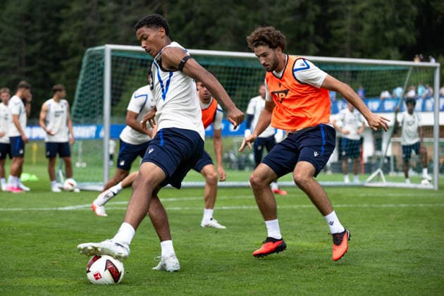 Leon Avdullahu, TSG Hoffenheim, 07, tries to get to the ball from Tristan Spranger, TSG Hoffenheim, TSG Hoffenheim, soccer, training camp, preseason, 2026–2027 season, GER, August 6, 2026, Eibner Press Photo by Andreas Ulmer, TSG Hoffenheim, soccer, training camp, preseason, 2026–2027 season, GER, August 6, 2026, Copyright: xEibner-Pressefoto AndreasxUlmerx EP_AUR