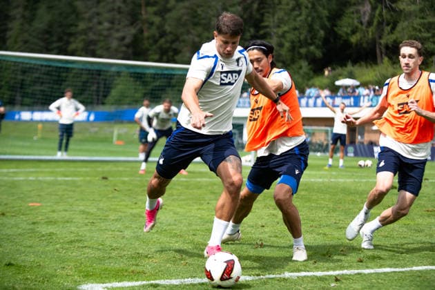 Adam Hlozek, TSG Hoffenheim, 10, taking a shot against Koki Machida, TSG Hoffenheim, 28; TSG Hoffenheim, soccer, training camp, preseason, 2026–2027 season, GER, August 6, 2026, Eibner Press Photo by Andreas Ulmer, TSG Hoffenheim, soccer, training camp, preseason, 2026–2027 season, GER, August 6, 2026, Copyright: xEibner-Pressefoto AndreasxUlmerx EP_AUR