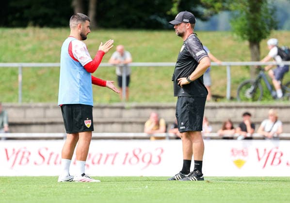 August 7, 2026, Germany, Grassau, Bundesliga, 2026–2027 season, VfB Stuttgart training camp, from left: Deniz Undav, VfB coach Sebastian Hoeneß