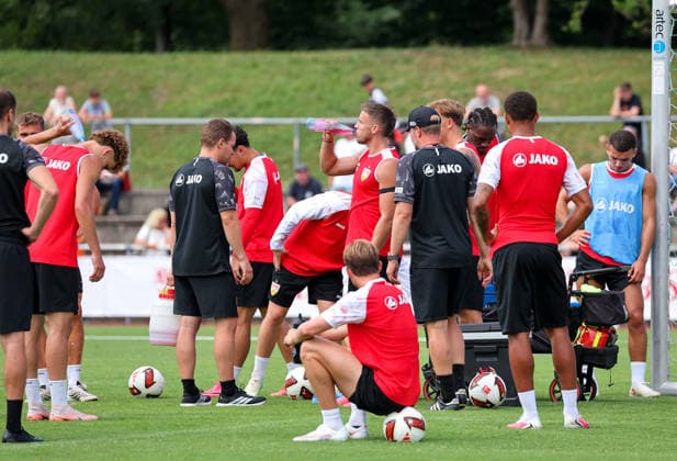 August 7, 2026, Germany, Grassau, Bundesliga, 2026–2027 season, VfB Stuttgart training camp, water break, Ermedin Demirovic