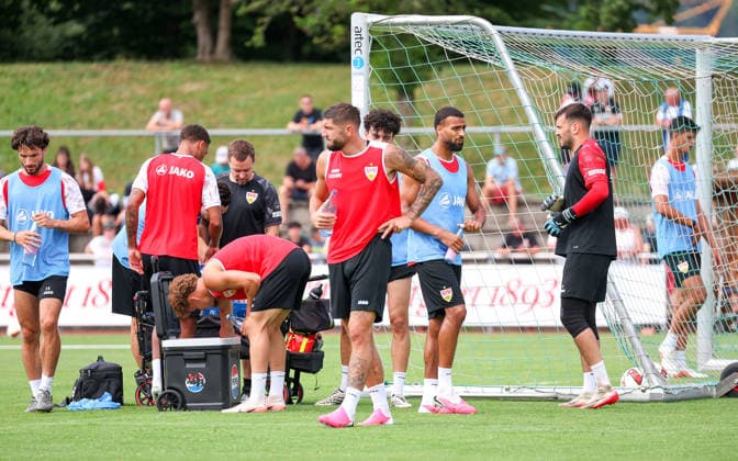 August 7, 2026, Germany, Grassau, Bundesliga, 2026–2027 season, VfB Stuttgart training camp, water break, Jeff Chabot