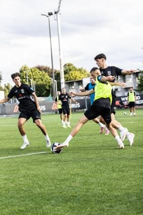 Final training session for SSV Ulm 1846 Soccer ahead of their first league match in Stuttgart, Soccer, Training, Ulm Training Field, August 6, 2026, from left: Karl Kempf, SSV Ulm 1846 Soccer, 14, Simun Birkic, SSV Ulm 1846 Soccer, 16, Mateo Mrden, SSV Ulm 1846 Soccer, 28 Final training session for SSV Ulm 1846 Soccer ahead of their first league match in Stuttgart, Soccer, Training, Ulm Training Field, August 26, 2006; Photo by Lucca Fundel; Ulm Training Field, Baden-Württemberg, Germany