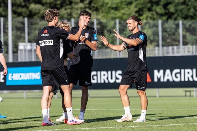 Final practice for SSV Ulm 1846 soccer ahead of their first league game in Stuttgart, Soccer, Training, Ulm Training Field, August 6, 2026, from left: Oliver Wähling (SSV Ulm 1846 Soccer), 10, Mateo Mrden (SSV Ulm 1846 Soccer), 28, Dennis Chessa, SSV Ulm 1846 Soccer, 11. Final training session for SSV Ulm 1846 Soccer ahead of their first league match in Stuttgart, Soccer, Training, Ulm Training Ground, August 26, 2006. Photo by Lucca Fundel, Ulm Training Ground, Baden-Württemberg, Germany