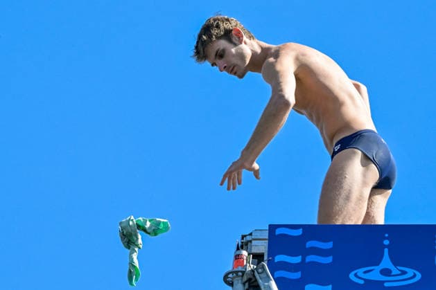 Andrea Barnaba of Italy competes in the high diving 20m Round 1-2 Men during the European Aquatics Championships at the River Seine in Paris (France), August 7, 2026. Giorgio Scala DBM - Deepbluemedia Insidefoto