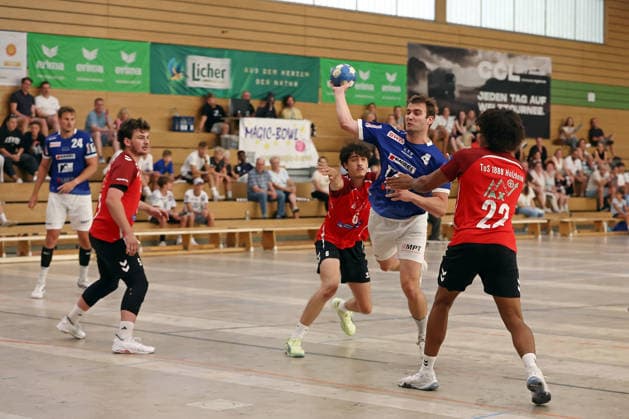August 7, 2026, xovx, Lindencup Handball, TuS Holzheim vs. HSG Pohlheim; from left: Torben Weinandt (HSG Pohlheim), Finn Langenau (TuS Holzheim), Maxim Hölzer (TuS Holzheim), Leon Friedl (HSG Pohlheim), Hannes Jemixe (TuS Holzheim); Linden Stadthalle, Hesse, Germany, DE