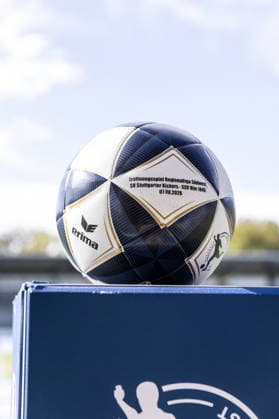 SV Stuttgarter Kickers vs. SSV Ulm 1846 Soccer, Regionalliga, Matchday 1, GAZI Stadium on the Waldau, Stuttgart, August 7, 2026—Match ball for the 2026–2027 Regionalliga Southwest season’s opening game: SV Stuttgarter Kickers vs. SSV Ulm 1846 Soccer SV Stuttgarter Kickers vs. SSV Ulm 1846 Soccer, soccer, Regional League, Matchday 1, GAZI Stadium auf der Waldau, Stuttgart, August 26, 2007. Photo by Lucca Fundel, Stuttgart, GAZI Stadium auf der Waldau, Baden-Württemberg, Germany