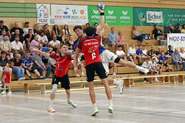 August 7, 2026, xovx, Lindencup Handball Tournament, TuS Holzheim vs. HSG Pohlheim; l Christoph Horn (TuS Holzheim), Christoph Träger (HSG Pohlheim), Maxim Hölzer (TuS Holzheim); Linden Stadthalle, Hesse, Germany, DE