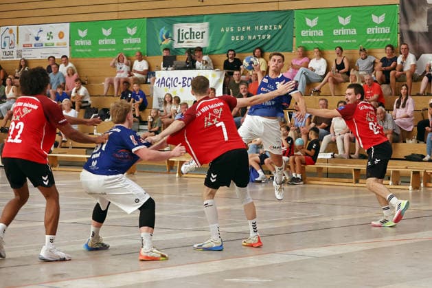 August 7, 2026, xovx, Lindencup Handball, TuS Holzheim vs. HSG Pohlheim (from left): Hannes Jemixe (TuS Holzheim), Noah Well (HSG Pohlheim), Christoph Horn (TuS Holzheim), Leon Frenko (HSG Pohlheim), Max Schneider (TuS Holzheim); Linden Stadthalle, Hesse, Germany, DE