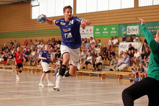 August 7, 2026, xovx, Lindencup Handball Tournament, TuS Holzheim vs. HSG Pohlheim; Torben Weinandt (HSG Pohlheim), Ben Fischer (TuS Holzheim); Linden Stadthalle, Hesse, Germany, DE