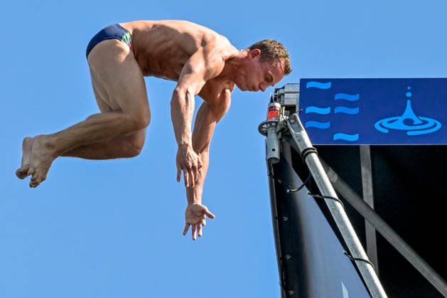 Davide Baraldi of Italy competes in the high diving 20m Round 1-2 Men during the European Aquatics Championships at the River Seine in Paris (France), August 7, 2026. Giorgio Scala DBM - Deepbluemedia Insidefoto