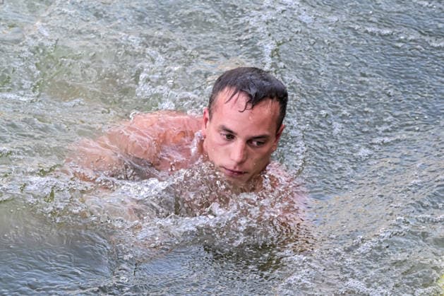 Davide Baraldi of Italy competes in the high diving 20m Round 1-2 Men during the European Aquatics Championships at the River Seine in Paris (France), August 7, 2026. Giorgio Scala DBM - Deepbluemedia Insidefoto