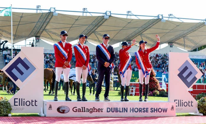 2026 Dublin Horse Show, Laya Arena, Dublin 7 8 2026 Nations™ Cup of Ireland for award of the Aga Khan Trophy The United States of America team celebrate on the winners podium The United States of America team celebrate on the winners podium 7 8 2026  Copyright: xx DC3A9640