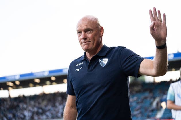 August 7, 2026, GER Germany, Soccer, 2026–2027 Season, 2. Bundesliga, Matchday 1: VfL Bochum vs. Hertha BSC Berlin; Uwe Rösler, head coach of VfL Bochum, on his way to an interview, waves to the fans at the Vonovia Ruhrstadion in Bochum, North Rhine-Westphalia, Germany Copyright: xnordphotoxGmbHx xSchulzex