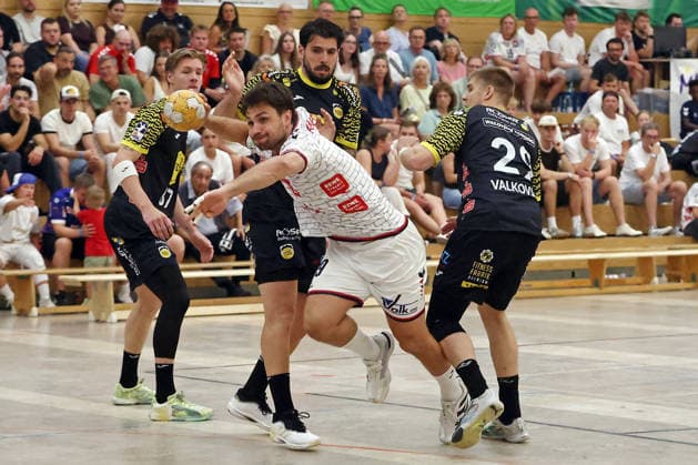 August 7, 2026, xovx, Lindencup Handball Tournament, TV Hüttenberg vs. HSC 2000 Coburg; Jesper Schmidt (HSC Coburg), Savvas Savvas (HSC Coburg), Vit Reichl (TV Hüttenberg), Leonards Valkovskis (HSC Coburg); Linden Stadthalle, Hesse, Germany, DE