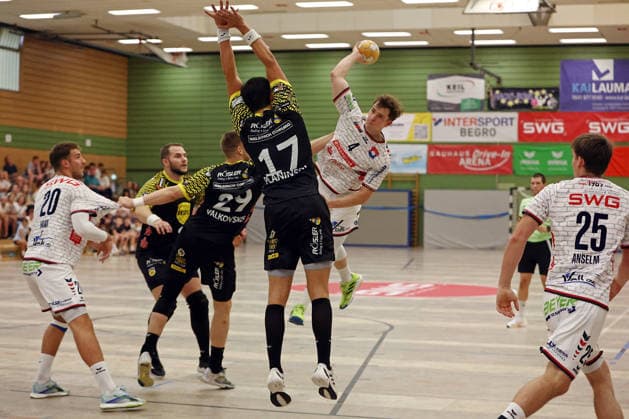 August 7, 2026, xovx, Lindencup Handball Tournament, TV Hüttenberg vs. HSC 2000 Coburg: Paul Ohl (TV Hüttenberg), Bartlomiej Bis (HSC Coburg), Leonards Valkovskis, HSC Coburg; Nejc Planinsek, HSC Coburg; David Sehnke, TV Hüttenberg; Torsten Anselm, TV Hüttenberg; Linden Stadthalle, Hesse, Germany, DE