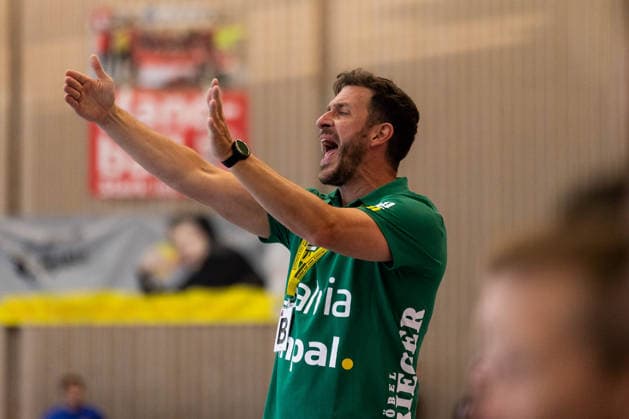 Ben MATSCHKE FRISCH AUF Goeppingen, Coach gesturing, giving instructions, Action GER, FRISCH AUF Goeppingen vs. TSV Neuhausen Filder, Handball, Preseason, Tournament, S Cup Altensteig, Quarterfinals, 2026–2027 Season, August 7, 2026, GER, FRISCH AUF Goeppingen vs. TSV Neuhausen Filder, handball, preseason, tournament, S Cup Altensteig, quarterfinals, 2026–2027 season, August 7, 2026, Altensteig Copyright: xEibnerxPressefoto OliverxSchmidtx EP_OST
