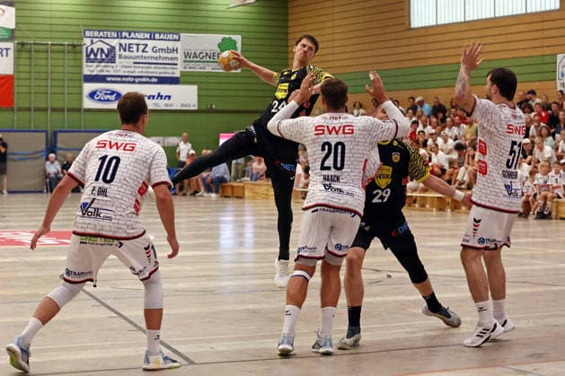 August 7, 2026, xovx, Lindencup Handball Tournament, TV Hüttenberg vs. HSC 2000 Coburg: Paul Ohl (TV Hüttenberg), Sven Wesseling (HSC Coburg), Leif Haack (TV Hüttenberg), Leonards Valkovskis, HSC Coburg; Hendrik Schreiber, TV Hüttenberg; Linden Stadthalle, Hesse, Germany, DE