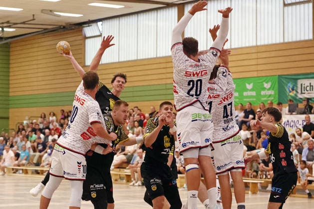 August 7, 2026, xovx, Lindencup Handball Tournament, TV Hüttenberg vs. HSC 2000 Coburg; Paul Ohl (TV Hüttenberg), Sven Wesseling (HSC Coburg), Nils Röller, HSC Coburg; Leonards Valkovskis, HSC Coburg; Leif Haack, TV Hüttenberg; Danil Dyatlov, TV Hüttenberg; Jesper Schartl, HSC Coburg; Linden City Hall, Hesse, Germany, DE