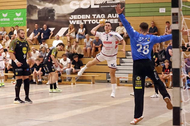 August 7, 2026, xovx, Lindencup Handball Tournament, TV Hüttenberg vs. HSC 2000 Coburg, Bartlomiej Bis (HSC Coburg), Philipp Schwarz (TV Hüttenberg), Fabian Apfel (HSC Coburg), Linden Stadthalle, Hesse, Germany, DE