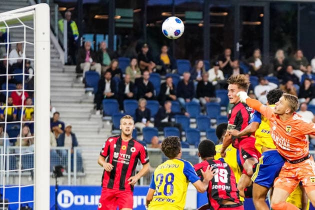 2026-08-07 SC Cambuur v Excelsior LEEUWARDEN, NETHERLANDS - AUGUST 7: Noah Naujoks of Excelsior Rotterdam scores the 4-0 during the VriendenLoterij Eredivisie match between SC Cambuur and Excelsior at Kooi Stadion on August 7, 2026 in Leeuwarden, Netherlands. Leeuwarden Kooi Stadion Netherlands Content not available for redistribution in The Netherlands directly or indirectly through any third parties. Copyright: xAndrexWeeningx