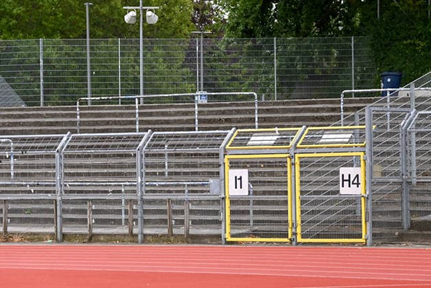 Marschweg Stadium, Oldenburg, close-up of the standing section: VfB Oldenburg vs. SV Drochtersen Assel, soccer, Regionalliga Nord, Matchday 2, 2026–2027 season, August 7, 2026, VfB Oldenburg vs. SV Drochtersen Assel, soccer, Regionalliga Nord, Matchday 2, 2026–2027 season, August 7, 2026, Oldenburg Copyright: xEibner-Pressefoto RobertxGertzenx EP_RGN