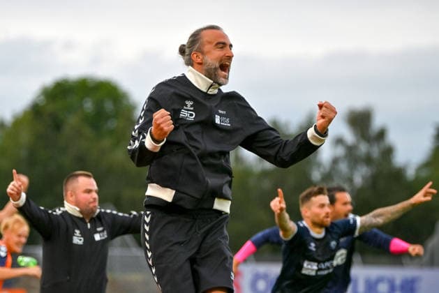 Dario Fossi, VfB Oldenburg coach, celebrates during VfB Oldenburg vs. SV Drochtersen Assel, soccer, Regionalliga Nord, Matchday 2, 2026–2027 season, August 7, 2026, VfB Oldenburg vs. SV Drochtersen Assel, Soccer, Regionalliga Nord, Matchday 2, 2026–2027 Season, August 7, 2026, Oldenburg Copyright: xEibner-Pressefoto RobertxGertzenx EP_RGN