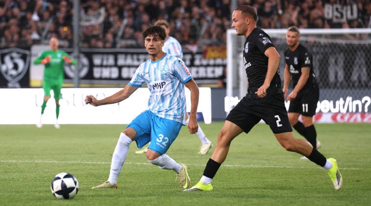 August 7, 2026, Germany, Stuttgart Degerloch, Soccer: Stuttgarter Kickers vs. SSV Ulm, from left: Leandro Mendes Rangel (Kickers), Mattis Hoppe (Ulm)