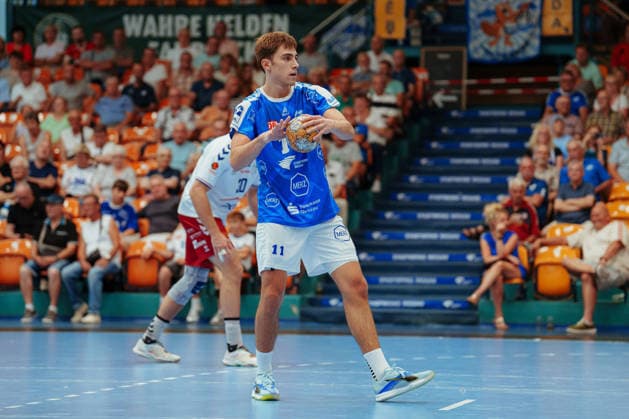 Friendly Match: Dessau Roßlauer HV 06 vs. PGE Wybrzeze Gdansk, Alen Hadzimuhamedovic, Dessau Roßlauer HV 06, 11 taking a penalty throw on August 7, 2026, at the Anhalt Arena, Dessau-Roßlau, Saxony-Anhalt, Dessau-Roßlau, Anhalt Arena, Saxony-Anhalt, Germany