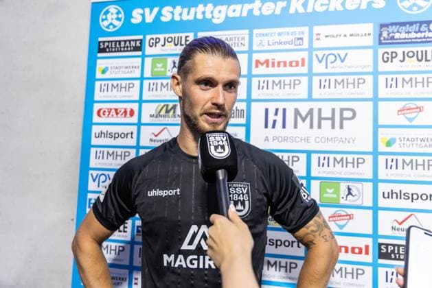SV Stuttgarter Kickers vs. SSV Ulm 1846 Soccer, Regionalliga, Matchday 1, GAZI Stadium at Waldau, Stuttgart, August 26, 2007—Post-match interviews: Dennis Chessa, SSV Ulm 1846—Soccer, 11 SV Stuttgarter Kickers vs. SSV Ulm 1846—Soccer, Regional League, Matchday 1, GAZI Stadium auf der Waldau, Stuttgart, August 26, 2007 Photo by Lucca Fundel, Stuttgart, GAZI Stadium auf der Waldau, Baden-Württemberg, Germany