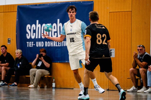 August 7, 2026, xdobgx, 2026 Heide Cup Handball Tournament, VFL Gummersbach vs. Provence Aix, Miro Schluroff (VfL Gummersbach), 15 on the ball, plays the ball Schneverdingen