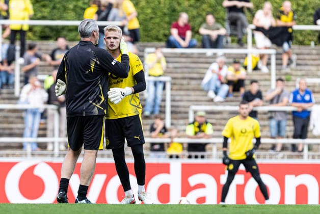 Regionalliga West: Borussia Dortmund II vs. 1. FC Köln II, August 7, 2026 Aaron Held, Borussia Dortmund U23, No. 33 warming up; Regionalliga West: Borussia Dortmund II 1 FC Köln II, Rote Erde, Dortmund, August 7, 2026. DFB regulations prohibit any use of photographs as image sequences and or quasi-video. Copyright: xBEAUTIFULxSPORTS Buriakovx