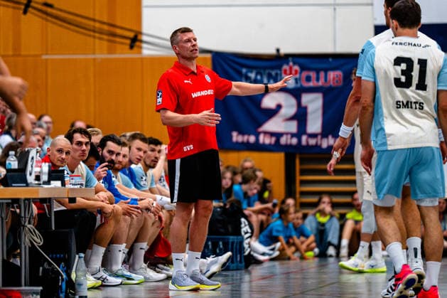 August 7, 2026, xdobgx, 2026 Heide Cup Handball Tournament, VFL Gummersbach vs. Provence Aix-le-Guijon Valur Sigurðsson VfL Gummersbach, Coach gives instructions, gesticulates with his arms, gesticulate, gives instructions Schneverdingen