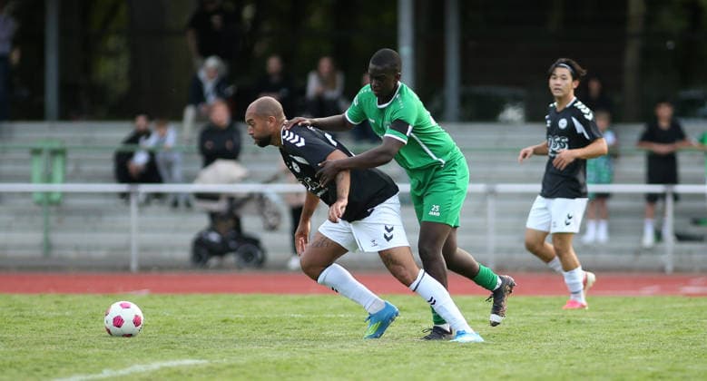 Soccer, 2026–2027 Season, Hamburg Lotto Cup, First Round: Hamm United FC vs. ETSV Hamburg; Gedion Owusu Wedemeyer, Aladji Mohamed Marienus Bailor Barrie (ETSV), l, Sidik Adam (Hamm Hamburg) celebrate