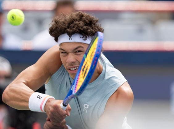 August 7, 2026, Montreal, Pq, Canada: Ben Shelton of the United States hits a return to Zizou Bergs of Belgium during third round tennis action at the National Bank Open in Montreal on Friday, Aug. 7, 2026. Canada News - August 7, 2026  - ZUMAc35_ 20260807_zaf_c35_044 Copyright: xChristinnexMuschix
