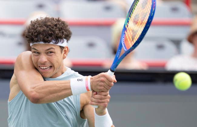 August 7, 2026, Montreal, Pq, Canada: Ben Shelton of the United States hits a return to Zizou Bergs of Belgium during third-round tennis action at the National Bank Open in Montreal on Friday, Aug. 7, 2026. TEN-NBO-Montreal 20260807  - ZUMAc35_ 20260807_zaf_c35_089 Copyright: xChristinnexMuschix