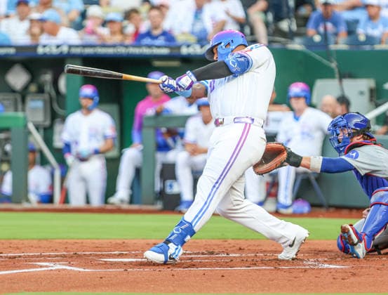 AUG 07, 2026: Kansas City Royals designated hitter Salvador Perez (13) hits a single in the 1st inning against the Chicago Cubs at Kauffman Stadium Kansas City, MO. CSM Kansas City United States - ZUMAc04_ 20260807_zma_c04_174 Copyright: xRomanxPunox
