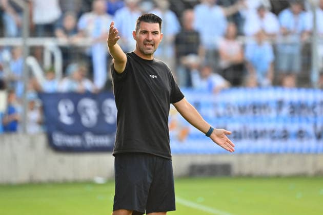 Coach Alper KAYABUNAR of 1860, gesturing, giving instructions, single frame, cropped close-up,half-figure, half-body shot; Bavarian Regional League soccer, 2026–2027 season, Matchday 26–27, TSV 1860 Munich vs. FC Augsburg II on August 7, 2026, at Grünwalder Stadion in Munich