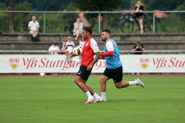 August 7, 2026 VfB Stuttgart Training Camp in Grassau, Chiemsee, Germany, Grassau, August 7, 2026, Soccer, Bundesliga, 2026–2027 Season, VfB Stuttgart, Training Camp in Grassau, Chiemsee, 2026; from left: Nikolas Nartey, Deniz Undav