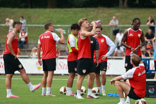 August 7, 2026 VfB Stuttgart Training Camp in Grassau, Chiemsee, Germany, Grassau, August 7, 2026, Soccer, Bundesliga, 2026–2027 Season, VfB Stuttgart, Grassau Chiemsee Training Camp 2026: Players Having a Drink