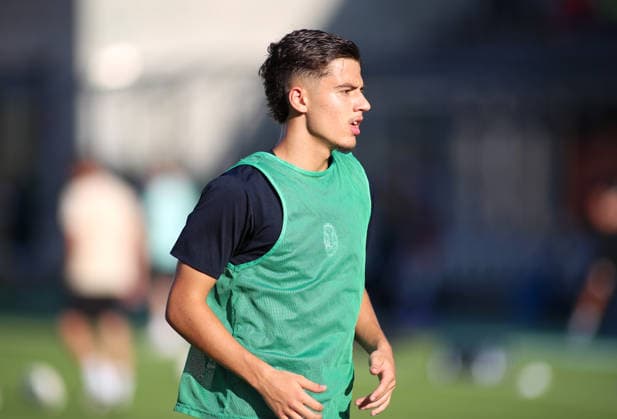 Soccer, Men s, Bavarian Regional League, 2026–2027 Season, TSV 1860 Munich vs. FC Augsburg II, Grünwalder Stadium; Loris Husic of TSV 1860 Munich warming up in a bib, head, upper body