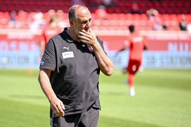 Coach Frank Schmidt of 1 FC Heidenheim 1846 gestures during the 2. Bundesliga match between 1 FC Heidenheim and VfL Osnabrück at the Voith Arena on August 8, 2026, in Heidenheim an der Brenz, Germany Photo by Harry Langer DeFodi Images Coach Frank Schmidt of 1 FC Heidenheim 1846 gestures during the 2nd Bundesliga match between 1 FC Heidenheim and VfL Osnabrück at Voith Arena on August 8, 2026, in Heidenheim an der Brenz, Germany. Photo by Harry Langer, DeFodi Images. DFB and DFL regulations prohibit any use of photographs as image sequences and or quasi-video. Photo by Harry Langer, DeFodi Images. DFB and DFL regulations prohibit any use of photographs as imSEQUENCES AND OR QUASI-VIDEO