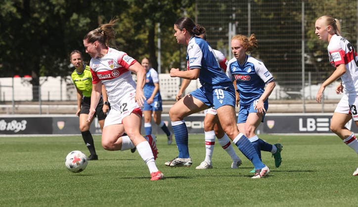 Stuttgart, VfB Stuttgart Season Opener: VfB Stuttgart Women vs. TSG 1899 Hoffenheim Women; from left: Adrian Achcinska (VfB), Svenja Fölmli (Hoff)
