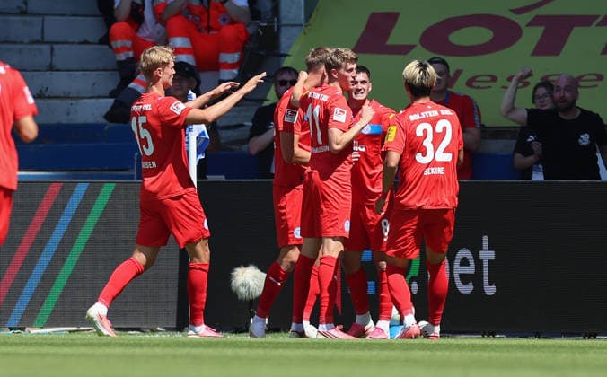 August 8, 2026, Soccer, 2. Bundesliga, SV Darmstadt 98 vs. Holstein Kiel, from left, goal celebration for the 0–1 by Guillermo Balzi of Holstein Kiel, goal celebration, celebrating the goal. DFL and DFB regulations prohibit any use of photographs as image sequences and or quasi-video. xdcx Copyright: HMBxMedia Claus