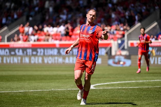 Budu Siwsiwadse of 1 FC Heidenheim 1846 gestures during the 2. Bundesliga match between 1 FC Heidenheim and VfL Osnabrück at the Voith Arena on August 8, 2026, in Heidenheim an der Brenz, Germany Photo by Harry Langer DeFodi Images Budu Siwsiwadse of 1 FC Heidenheim 1846 gestures during the 2nd Bundesliga match between 1 FC Heidenheim and VfL Osnabrück at the Voith Arena on August 8, 2026, in Heidenheim an der Brenz, Germany. Photo by Harry Langer, DeFodi Images. DFB and DFL regulations prohibit any use of photographs as image sequences and or quasi-video. Photo by Harry Langer, DeFodi Images. DFB and DFL regulations prohibit any use of photographs as imSEQUENCES AND OR QUASI-VIDEO